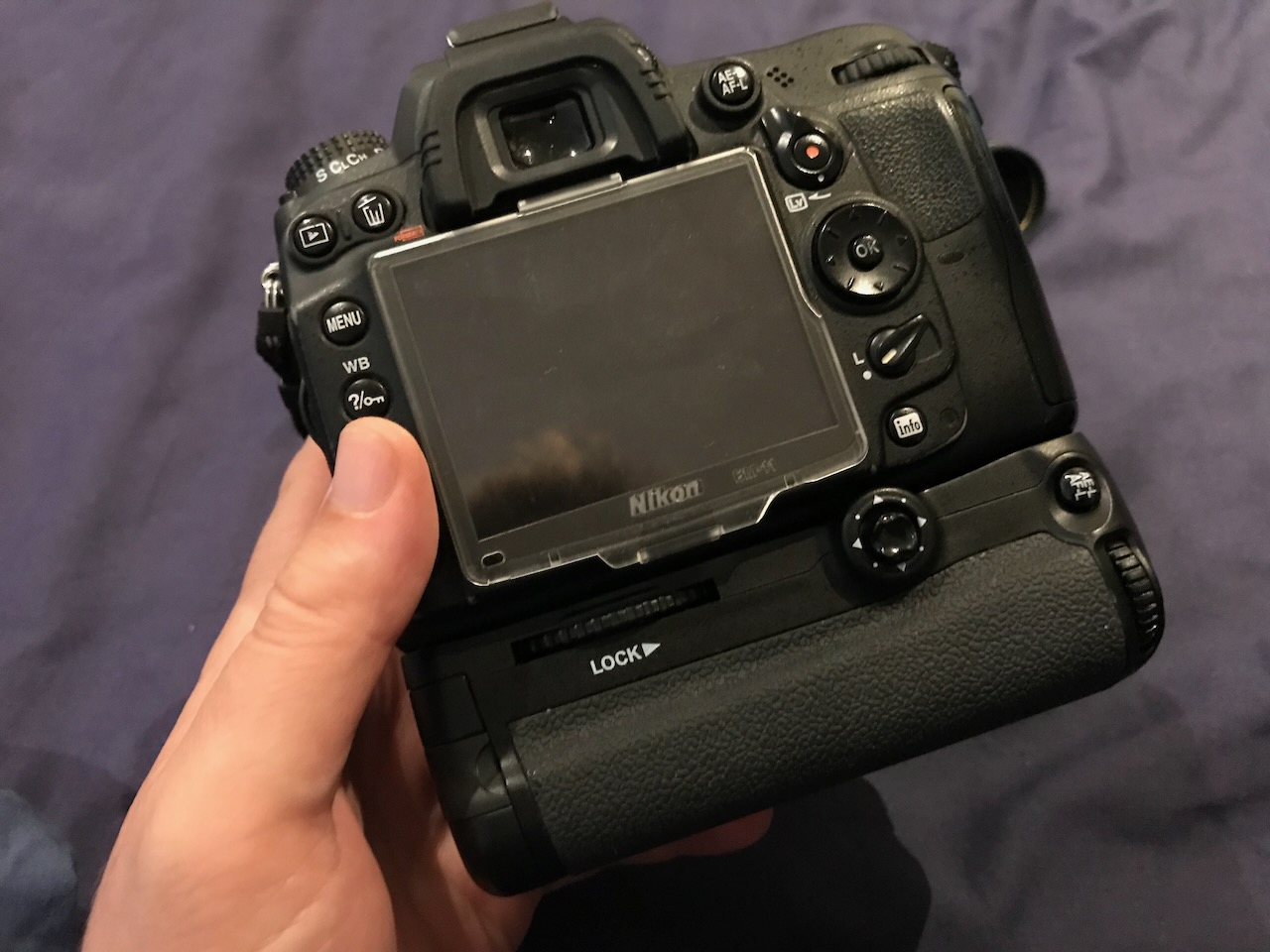 Screen on the back of a Nikon D7000