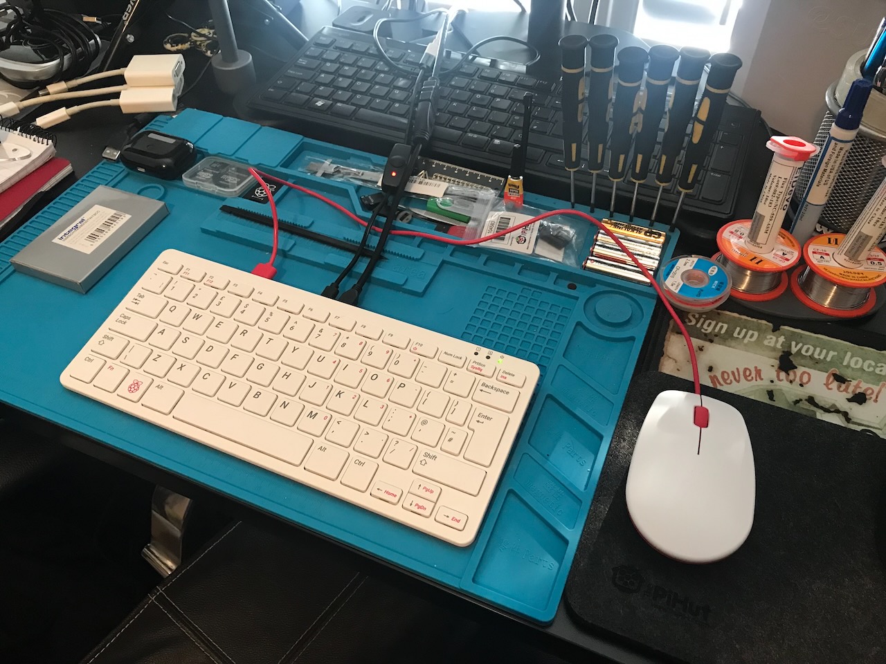 My Raspberry Pi 400 setup on my desk